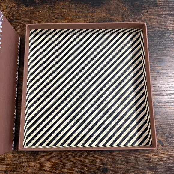 Jo Malone Ginger Bread Limited Edition Gift Box - Picture 5 of 8